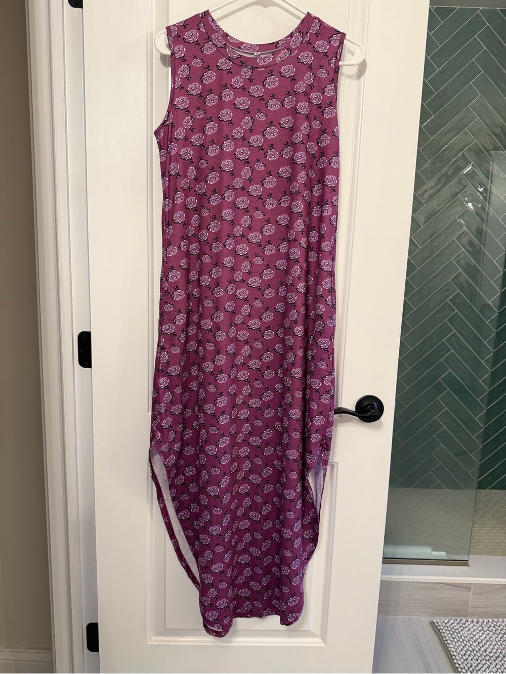 Sleeveless Floral Midi Dress in Plum